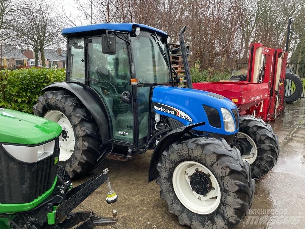 New Holland TN75SA Trattori