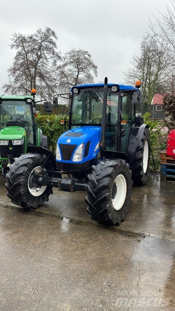 New Holland TN75SA Trattori