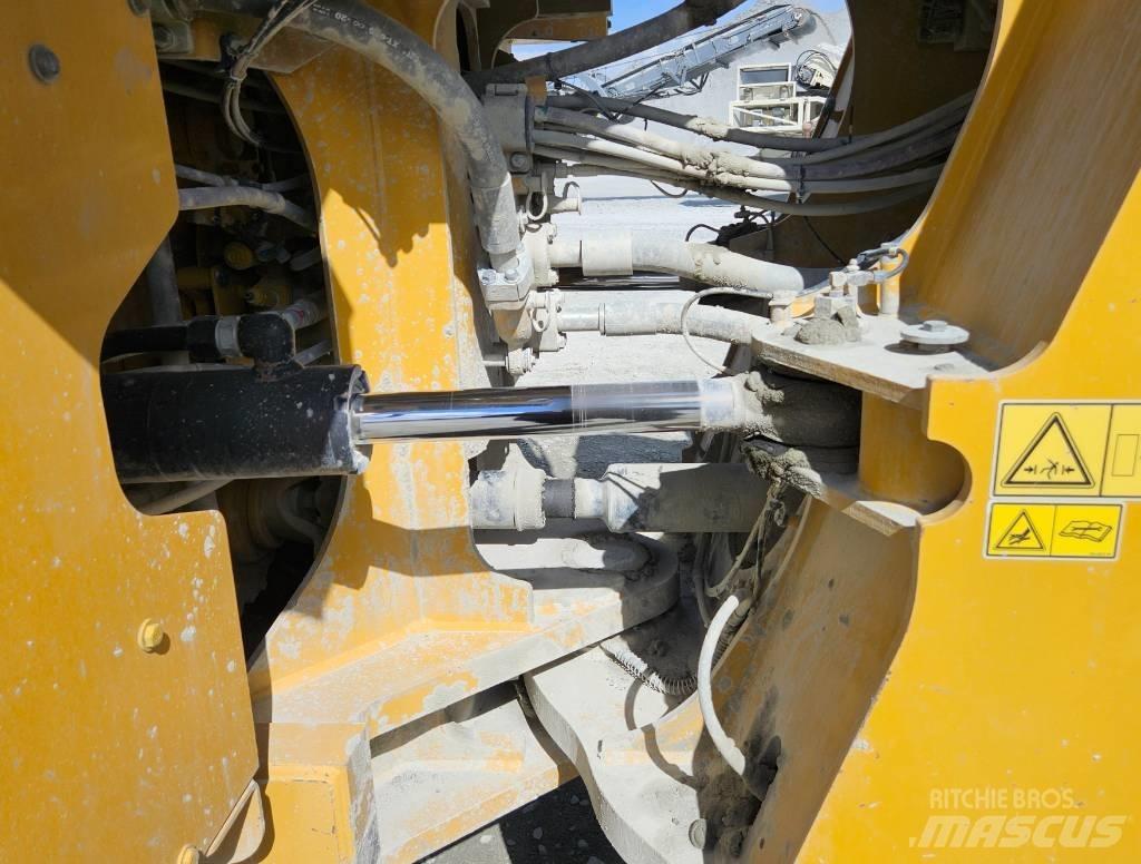 CAT 982 M Pale gommate