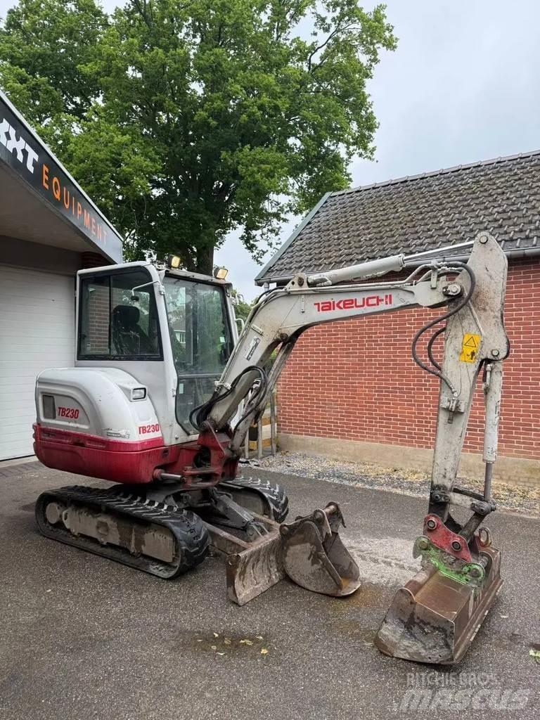 Takeuchi TB230 Miniescavatori