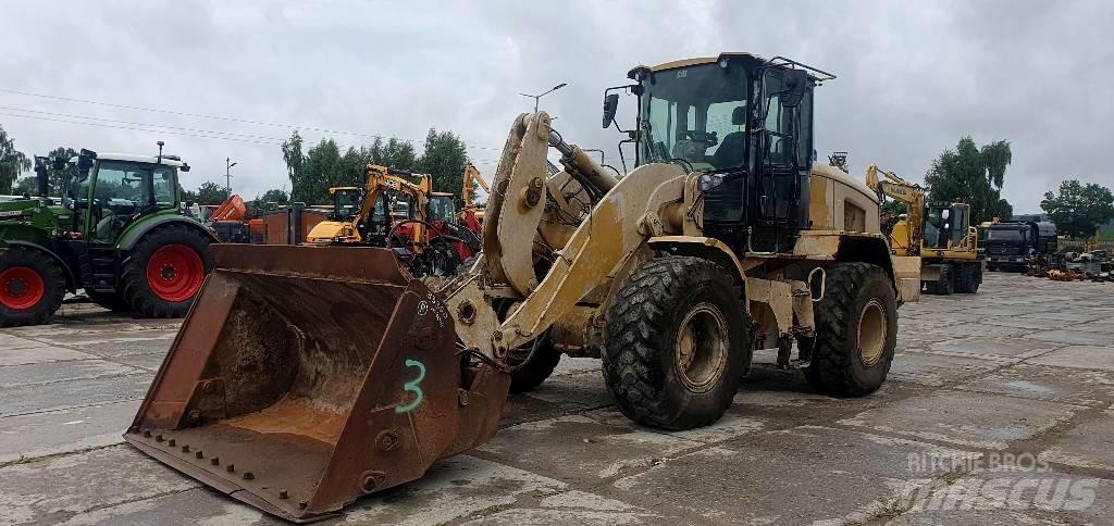 CAT 938M Pale gommate