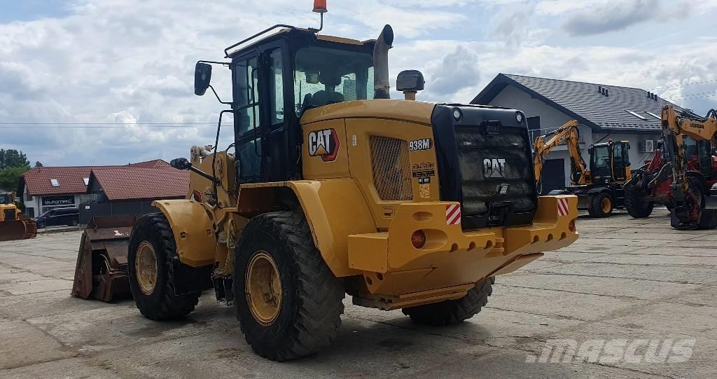 CAT 938M Pale gommate