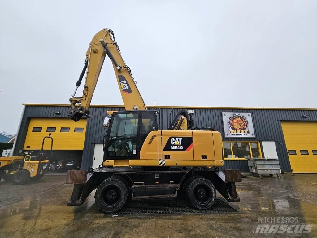 CAT MH 3022 Movimentazione rifiuti