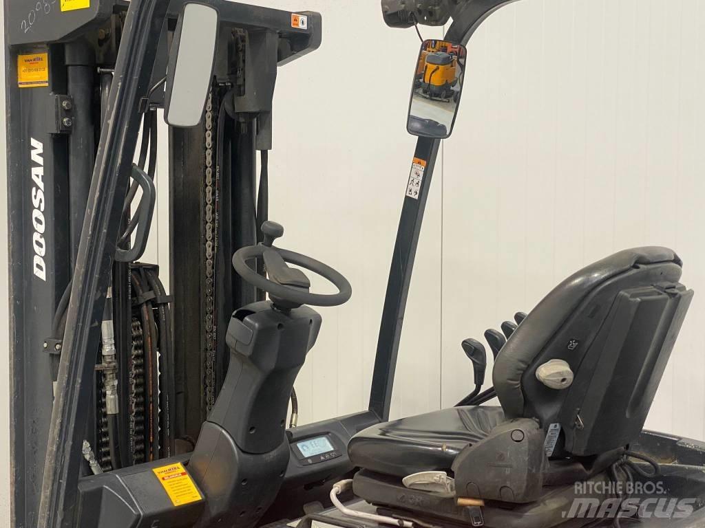 Doosan B35X-7 Carrelli elevatori elettrici