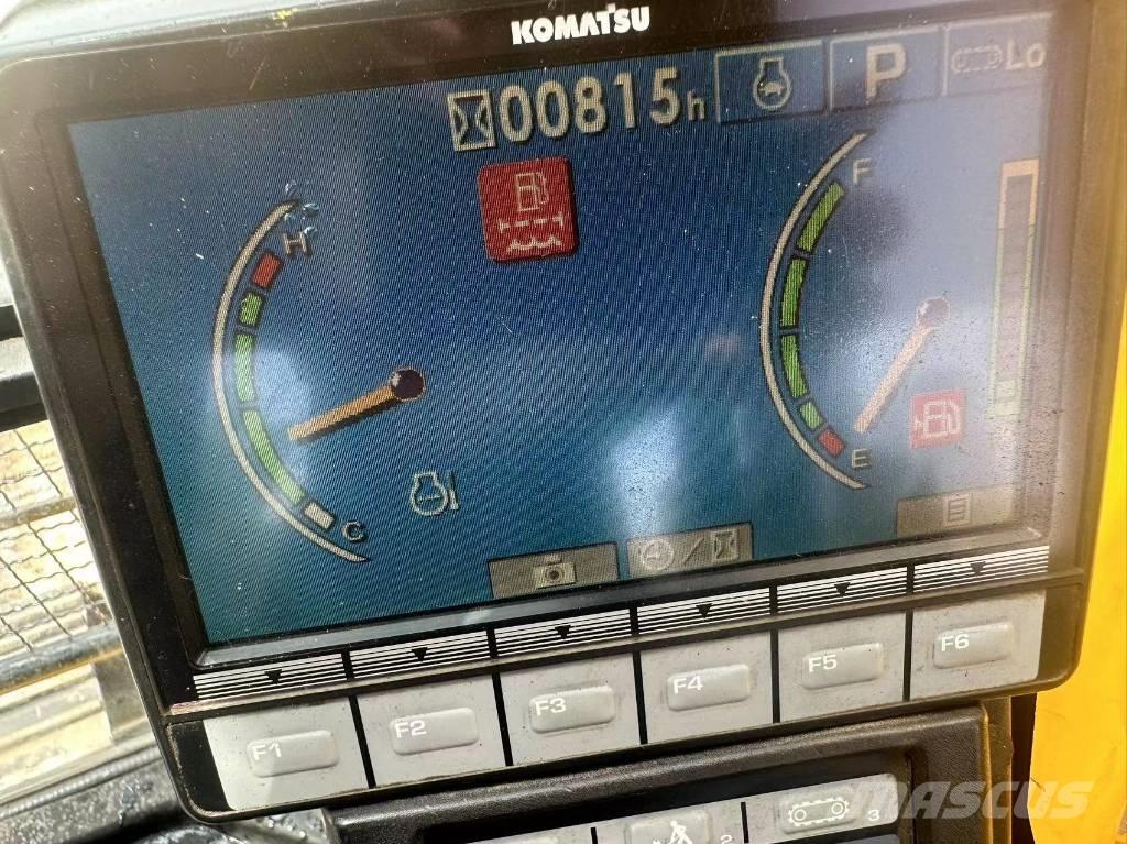 Komatsu PC220-8 Escavatori cingolati