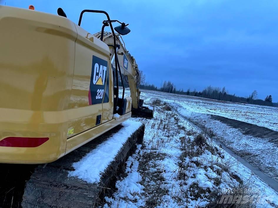 CAT 320 Escavatori cingolati