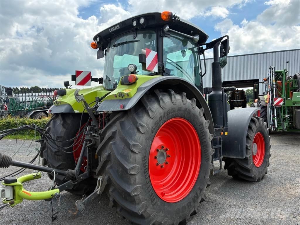 CLAAS ARION 650 Trattori