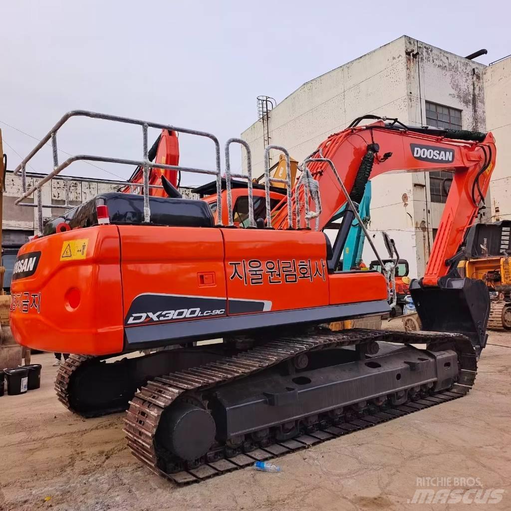 Doosan DX 300 Escavatori cingolati
