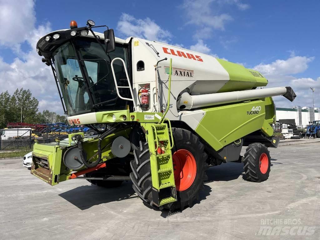 CLAAS Tucano 440 Mietitrebbiatrici