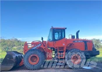 Doosan DL 300 Pale gommate