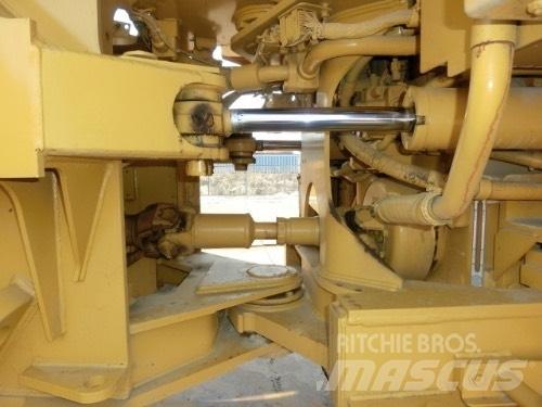 CAT 950H Pale gommate