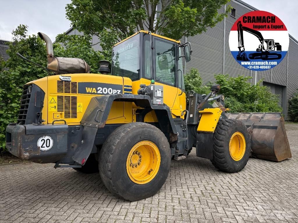 Komatsu WA 200 PZ-6 Pale gommate