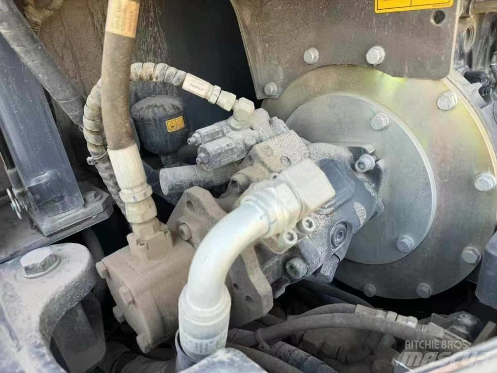 Doosan DX60W Escavatori gommati