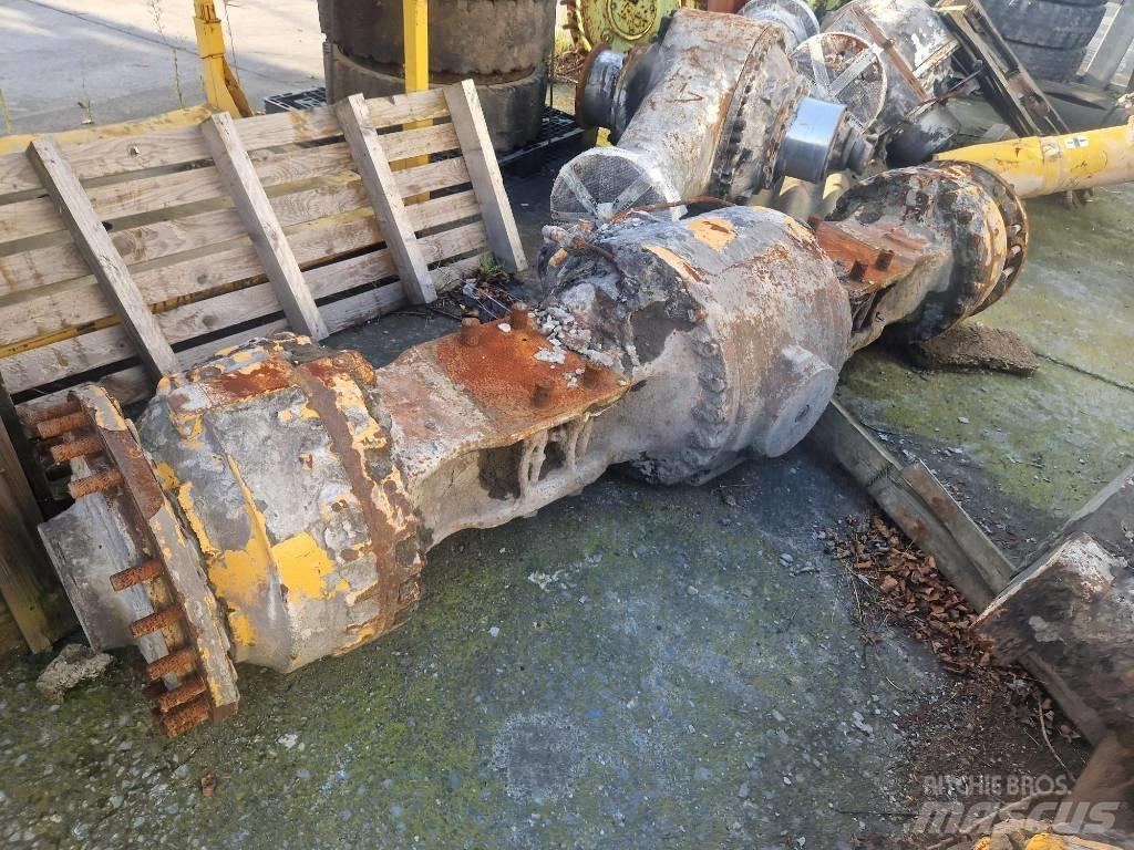 Liebherr L 586 Assi