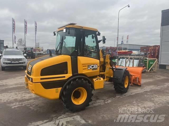 JCB 407 Agri Pale gommate
