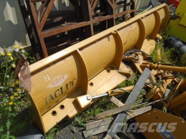 CASE 721 F Pale gommate
