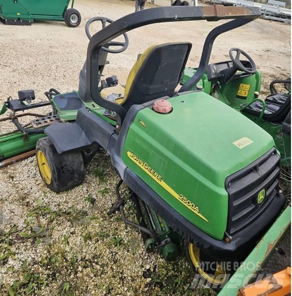 John Deere 2500 A Tosaerba per il green