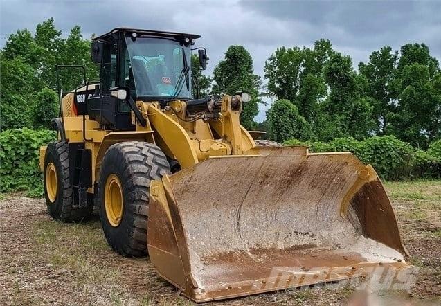 CAT 966M Pale gommate