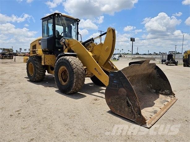 CAT 966M Pale gommate