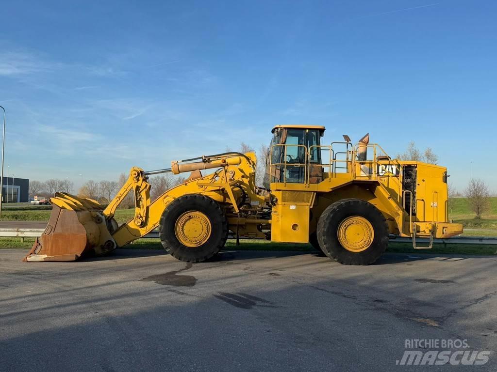 CAT 988G Pale gommate