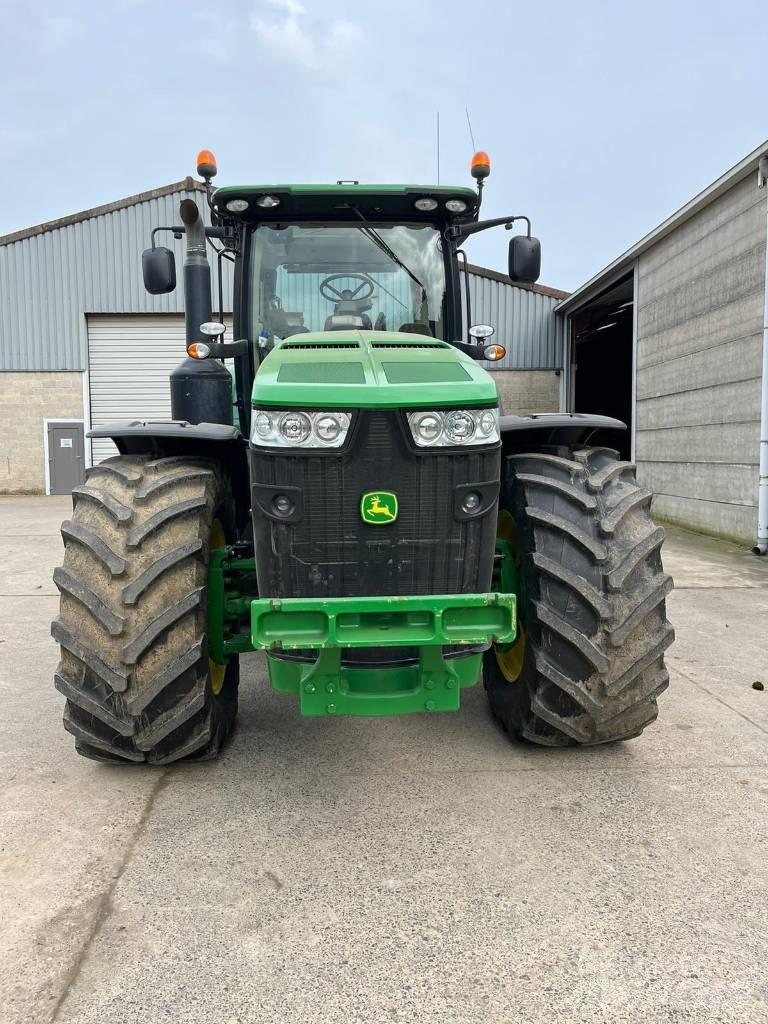 John Deere 8270 R Trattori