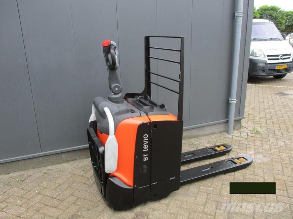 Toyota LPE200 Carrelli elevatori bassi a piattaforma