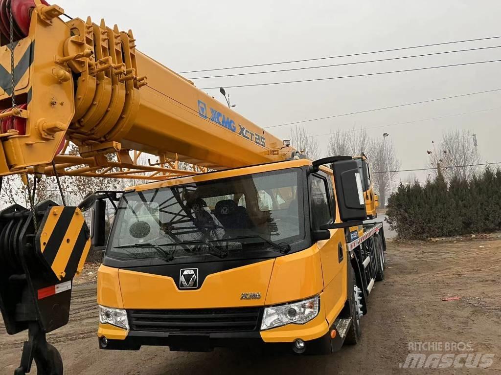 XCMG XCT 25 Gru per tutti i terreni