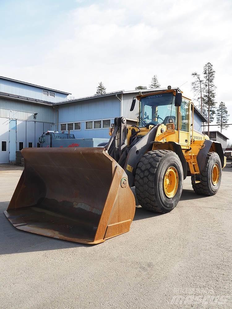 Volvo L 120 E Pale gommate