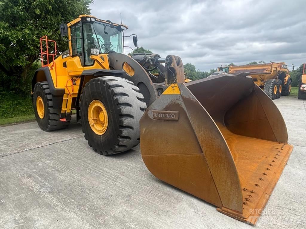 Volvo L 260 H Pale gommate