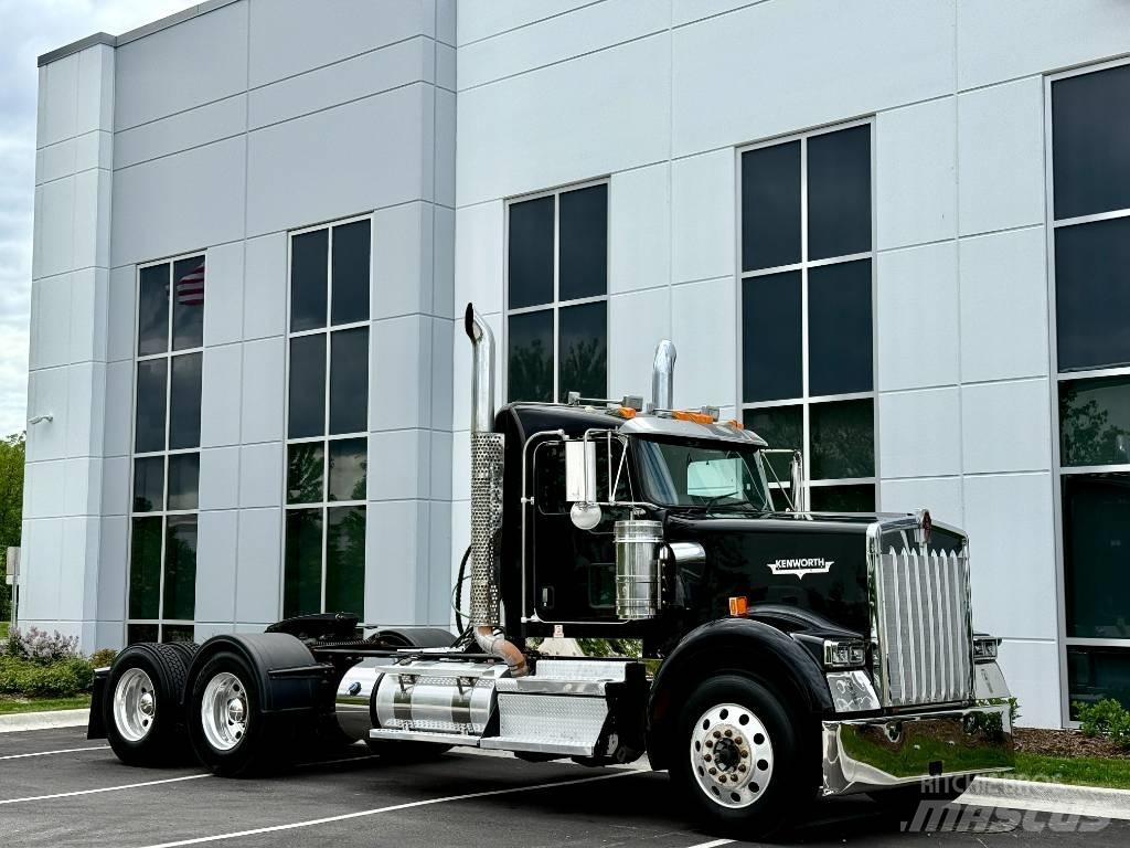 Kenworth W900 Motrici e Trattori Stradali