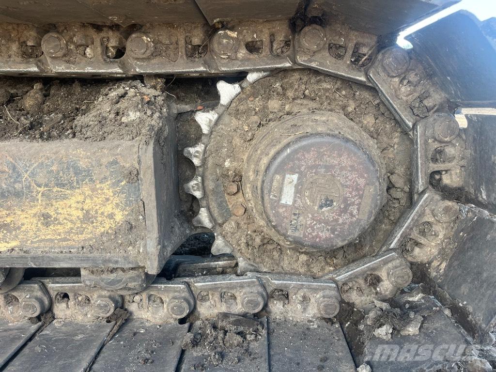 JCB JS 220 LC Escavatori cingolati