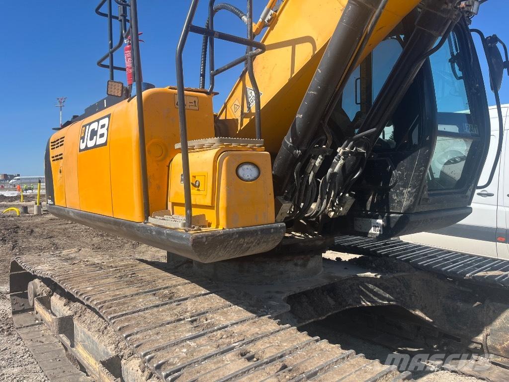 JCB JS 220 LC Escavatori cingolati