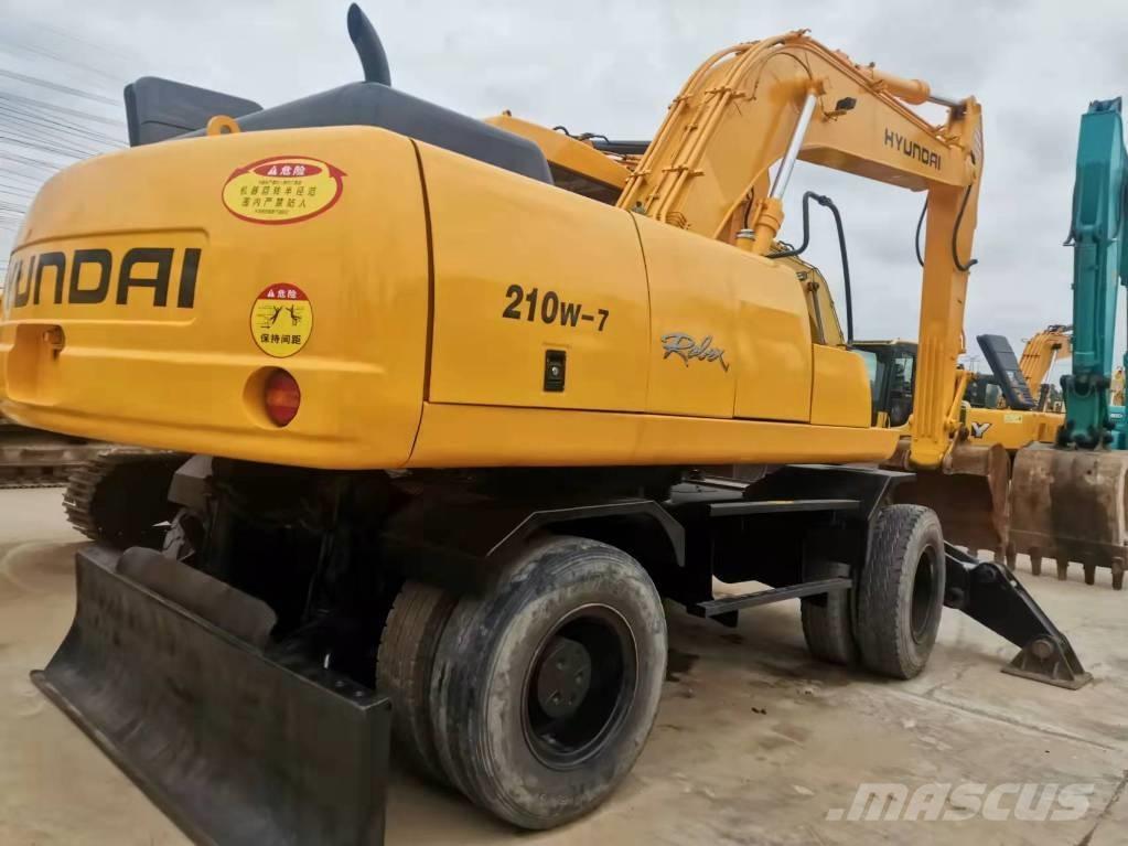 Hyundai 210-7 Escavatori gommati