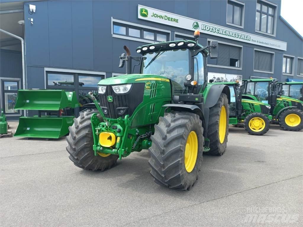 John Deere 6215R Trattori