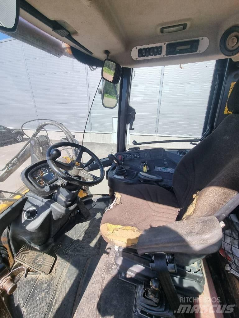 JCB 427 Pale gommate