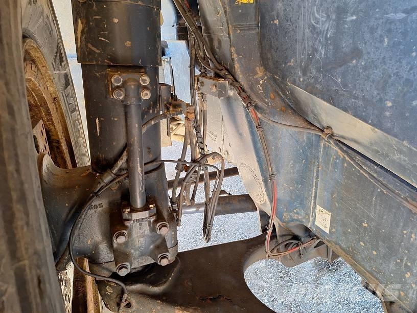 Komatsu HD605-7EO Dumper a telaio rigido