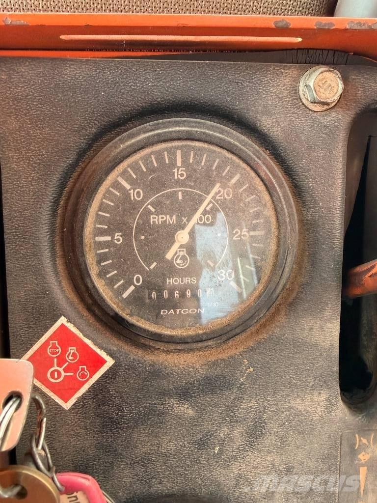 Ditch Witch 8020 T Scavafossi