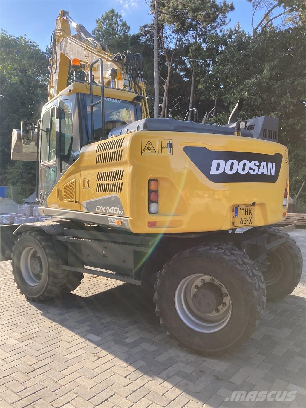 Doosan DX140W-5 Escavatori gommati