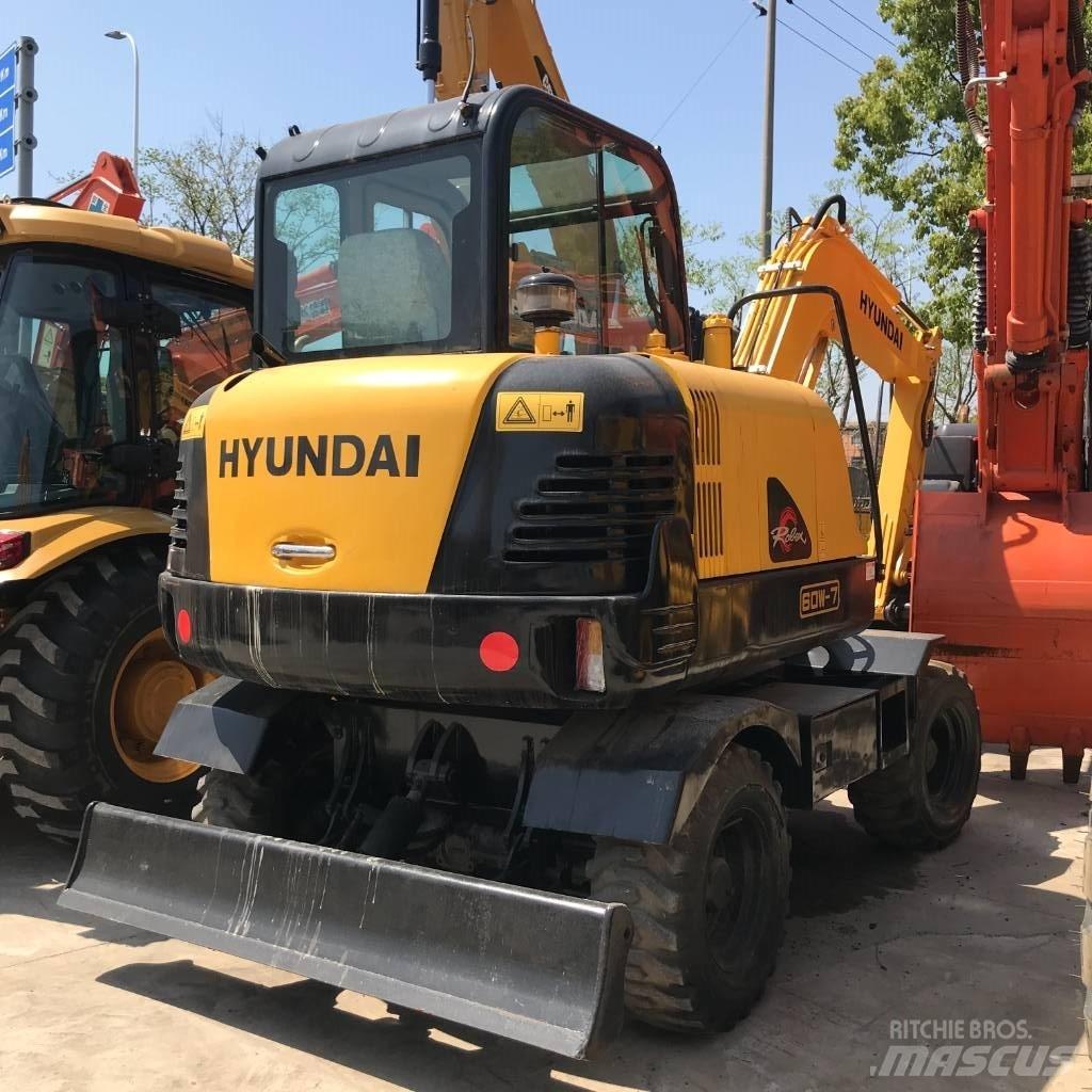 Hyundai Robex 60-7 Escavatori gommati