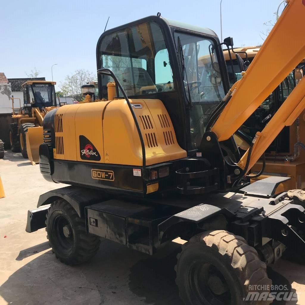 Hyundai Robex 60-7 Escavatori gommati