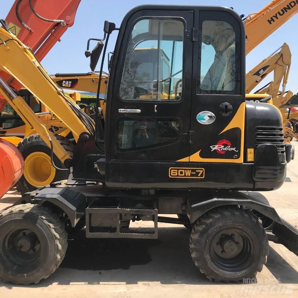 Hyundai Robex 60-7 Escavatori gommati