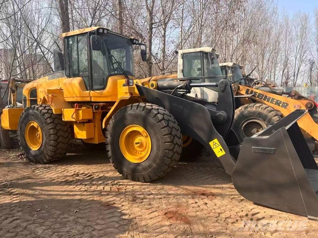 Volvo L 120 Pale gommate