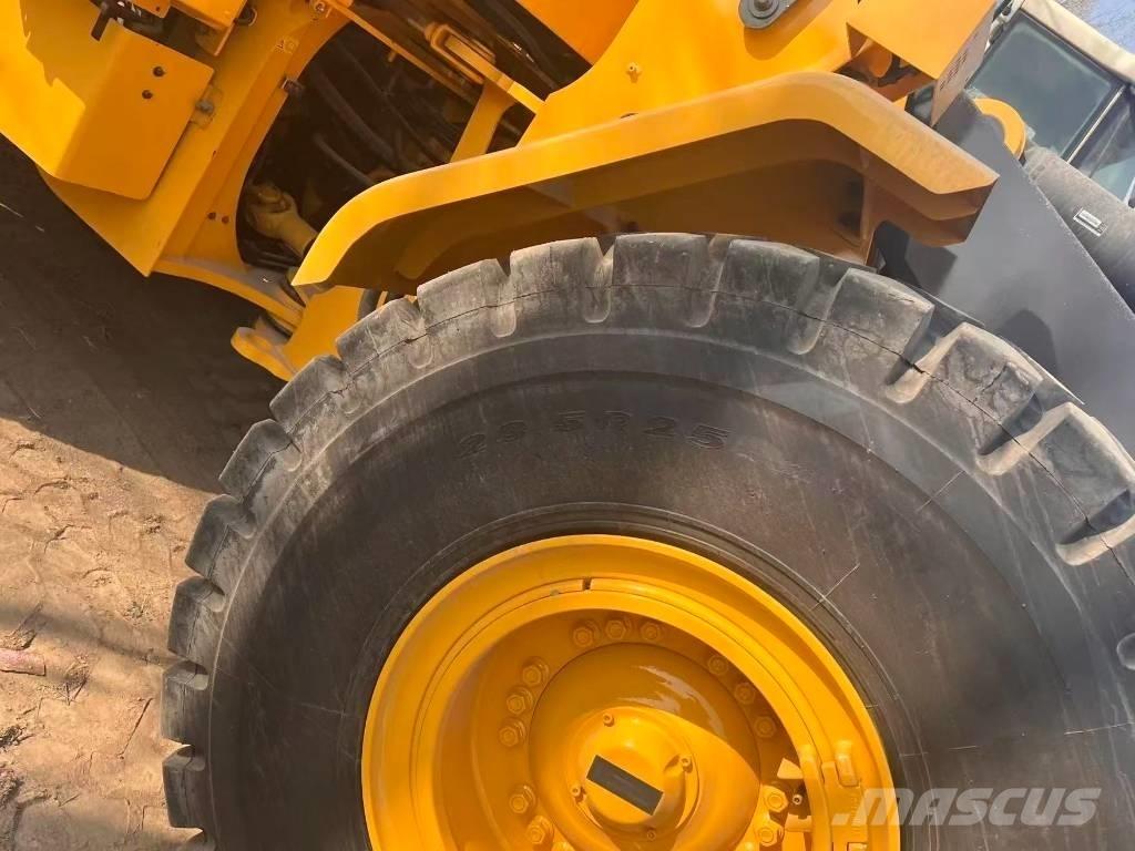 Volvo L 120 Pale gommate