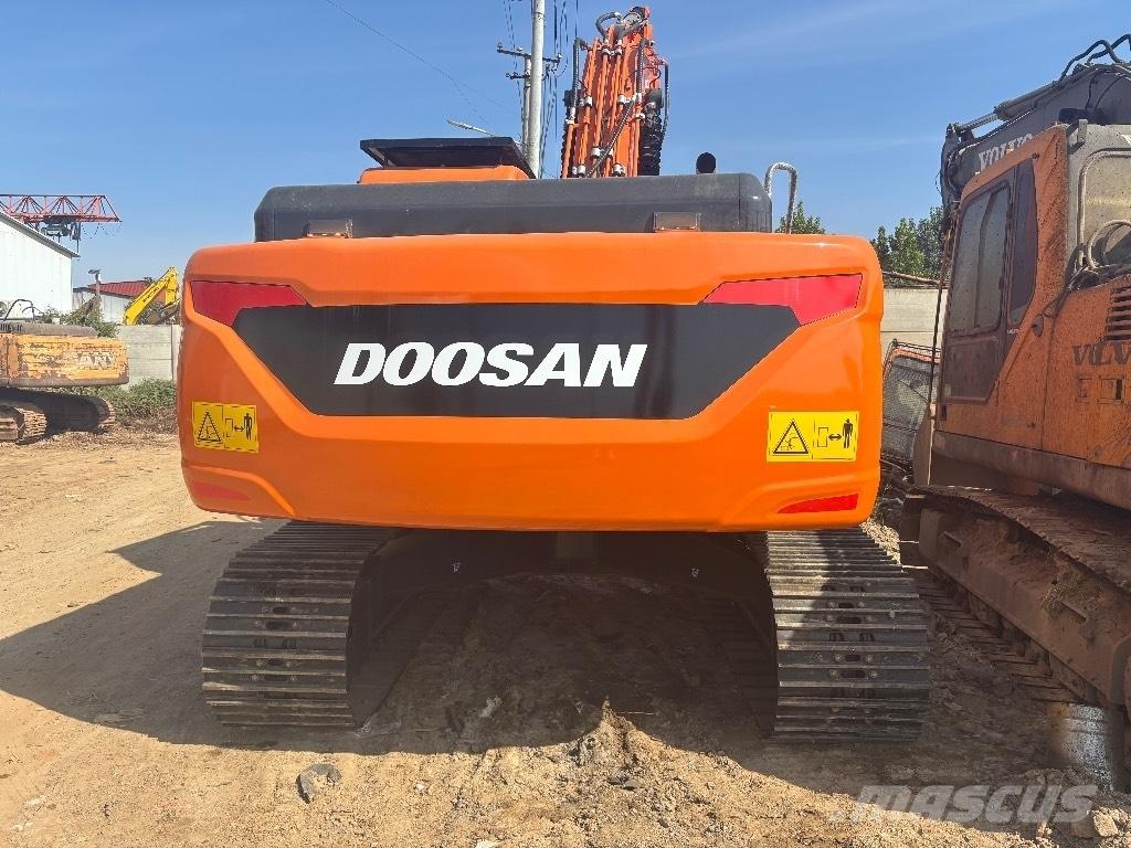 Doosan DX 225 Escavatori cingolati