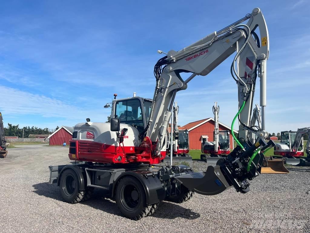Takeuchi TB 395 W Escavatori gommati