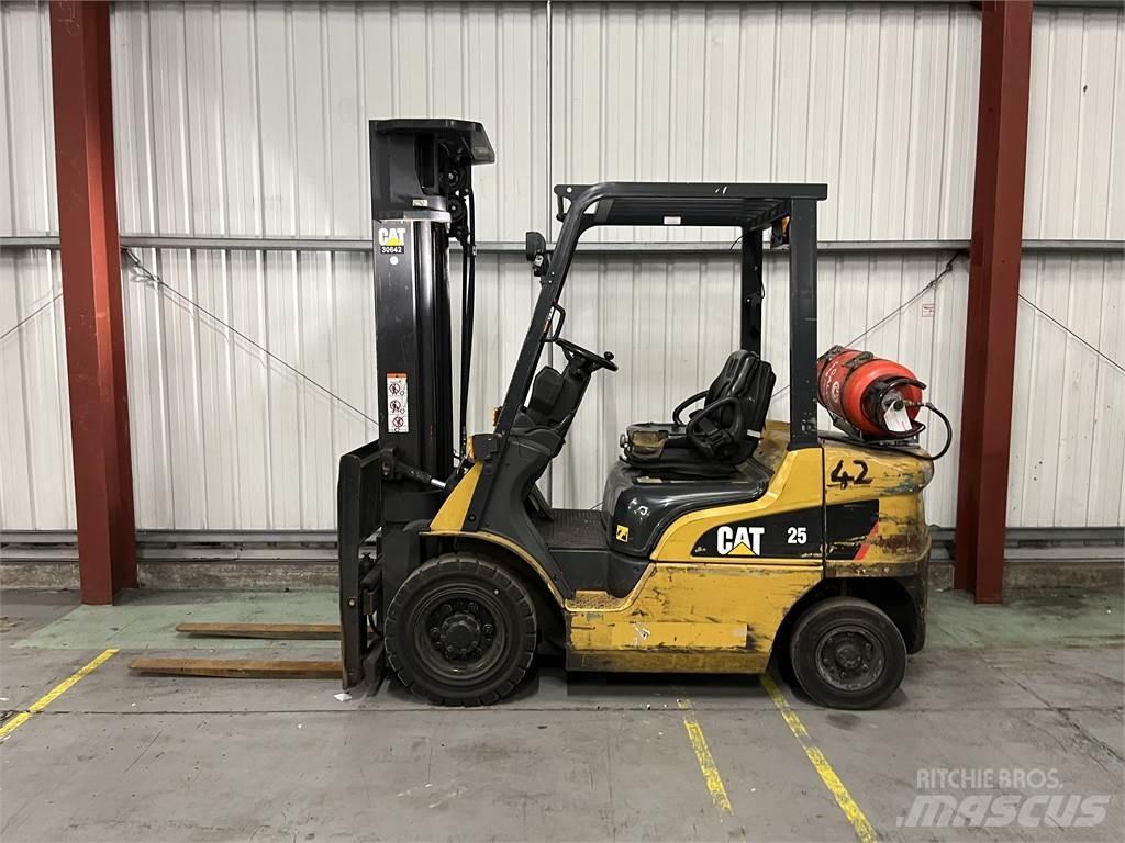 CAT GP25NT Carrelli elevatori GPL