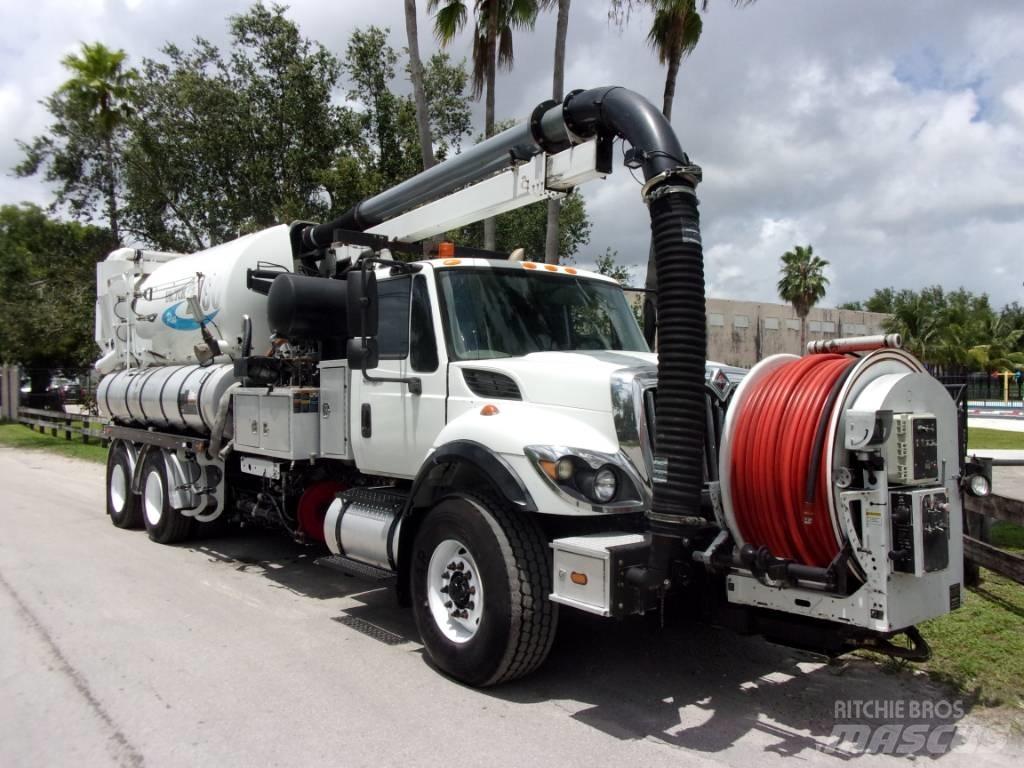 International 7500 Camion autospurgo