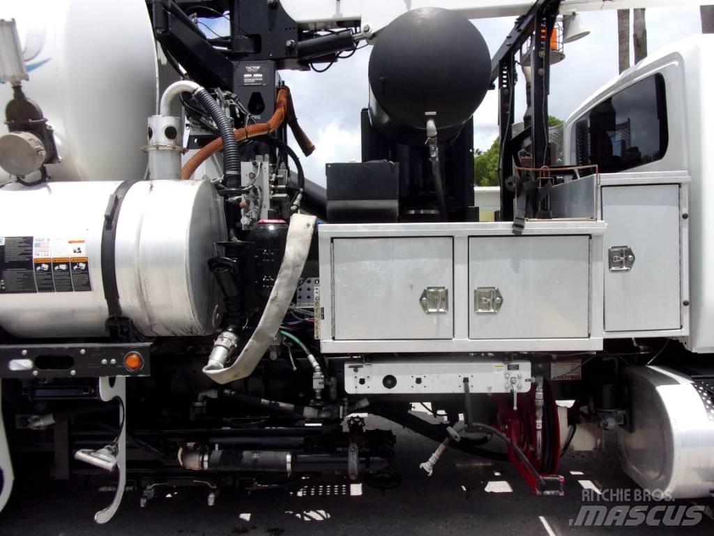 International 7500 Camion autospurgo
