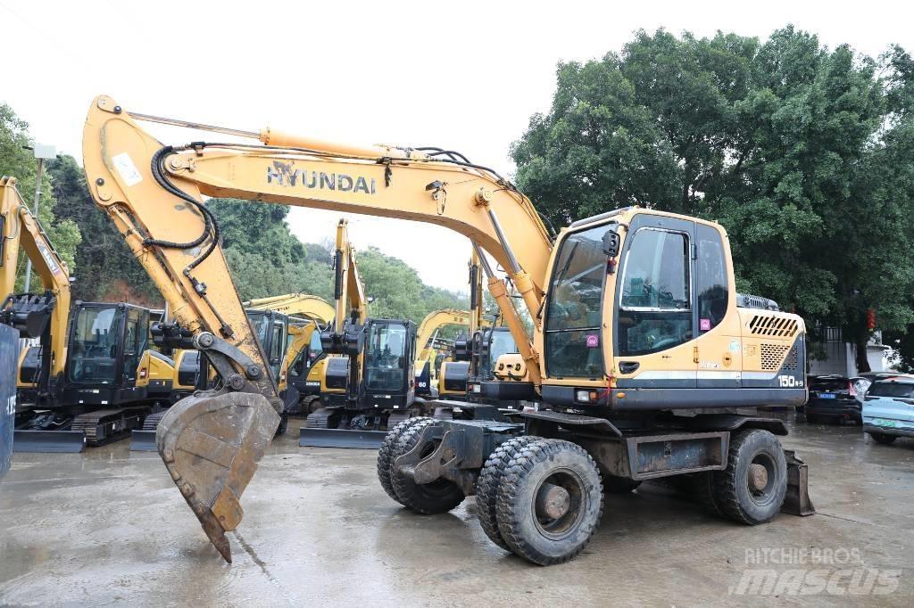 Hyundai 150W-9 Escavatori gommati