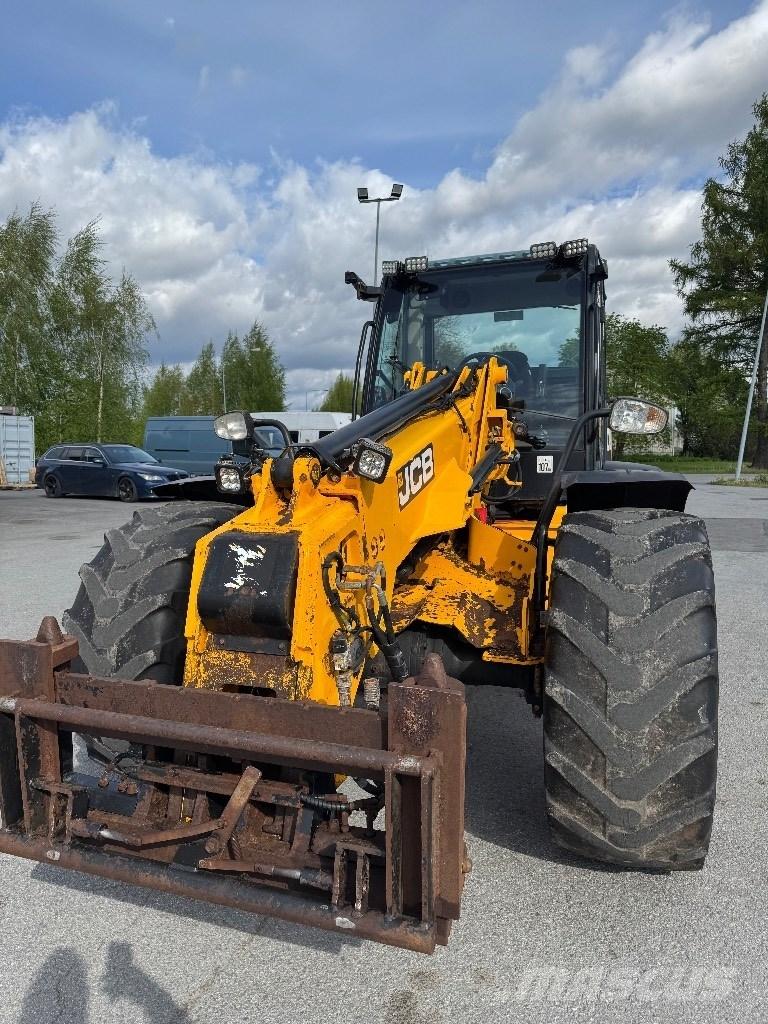 JCB TM 320 S Pale gommate